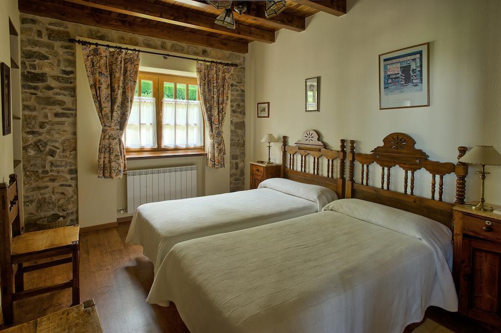 Apartamentos El Llugaron Miravalles Rum bild